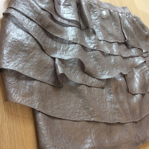 Club Monaco pale grey ruffle skirt - Picture 5 of 5